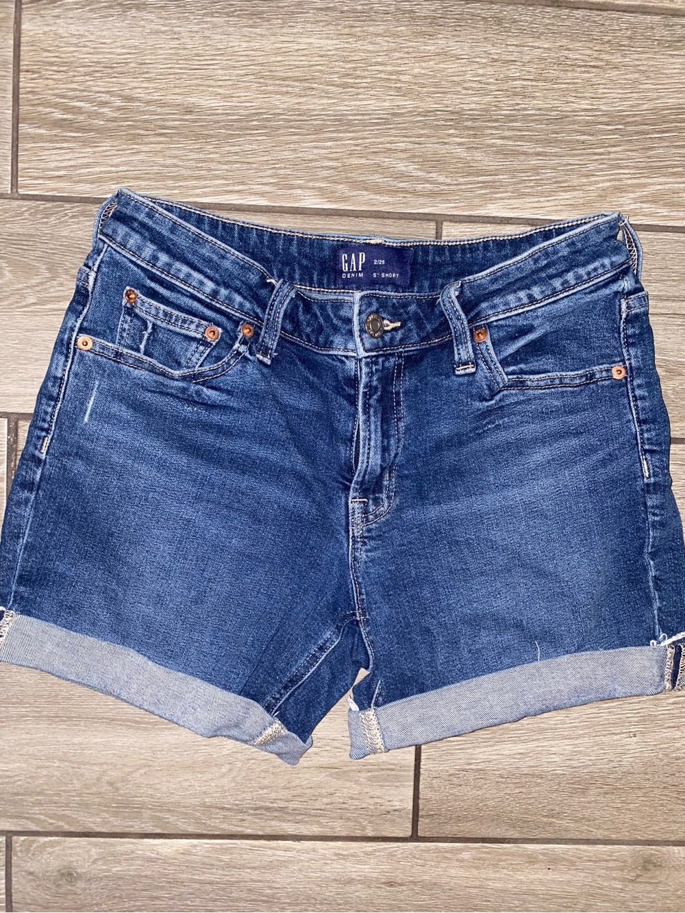GAP Women's Medium Blue Rolled-Hem Denim Shorts